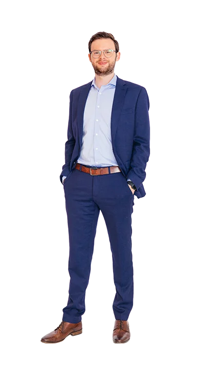 Lucas Pum, MA im Business Outfit